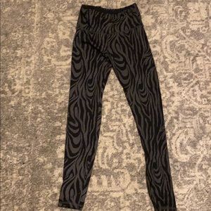 Strut This Tegan Legging Charcoal Zebra Size M